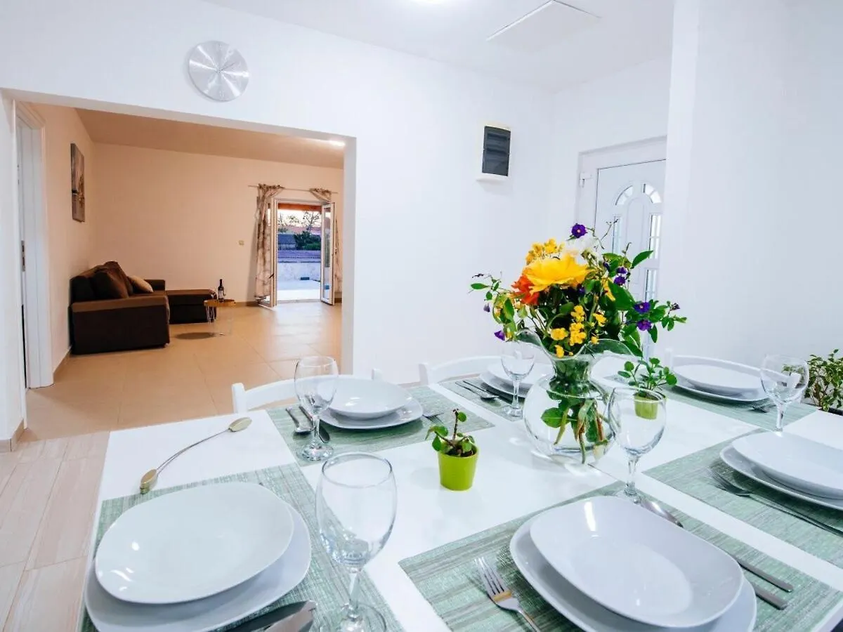 Holiday Home Ana Dreams - By Ta Leut Agency Privlaka  Villa Privlaka (Zadar)
