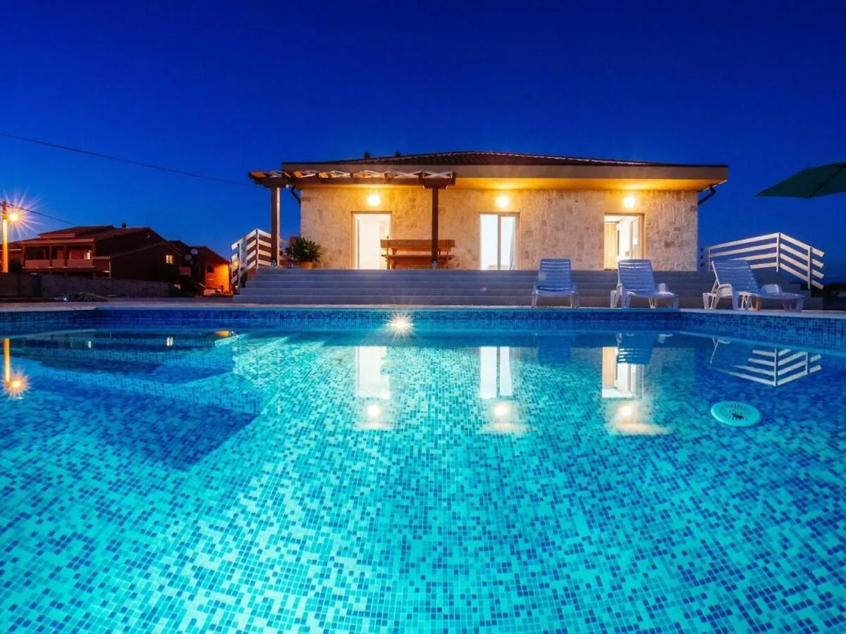 Villa Holiday Home Ana Dreams - By Ta Leut Agency Privlaka